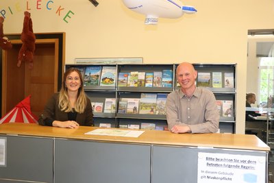 Ronja Riedlinger und Dr. Jakob Böttcher