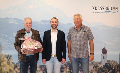 Von links: Gerd Voß, Bürgermeister Daniel Enzensperger, Wolfgang Ortner Von links: Gerd Voß, Bürgermeister Daniel Enzensperger, Wolfgang Ortner